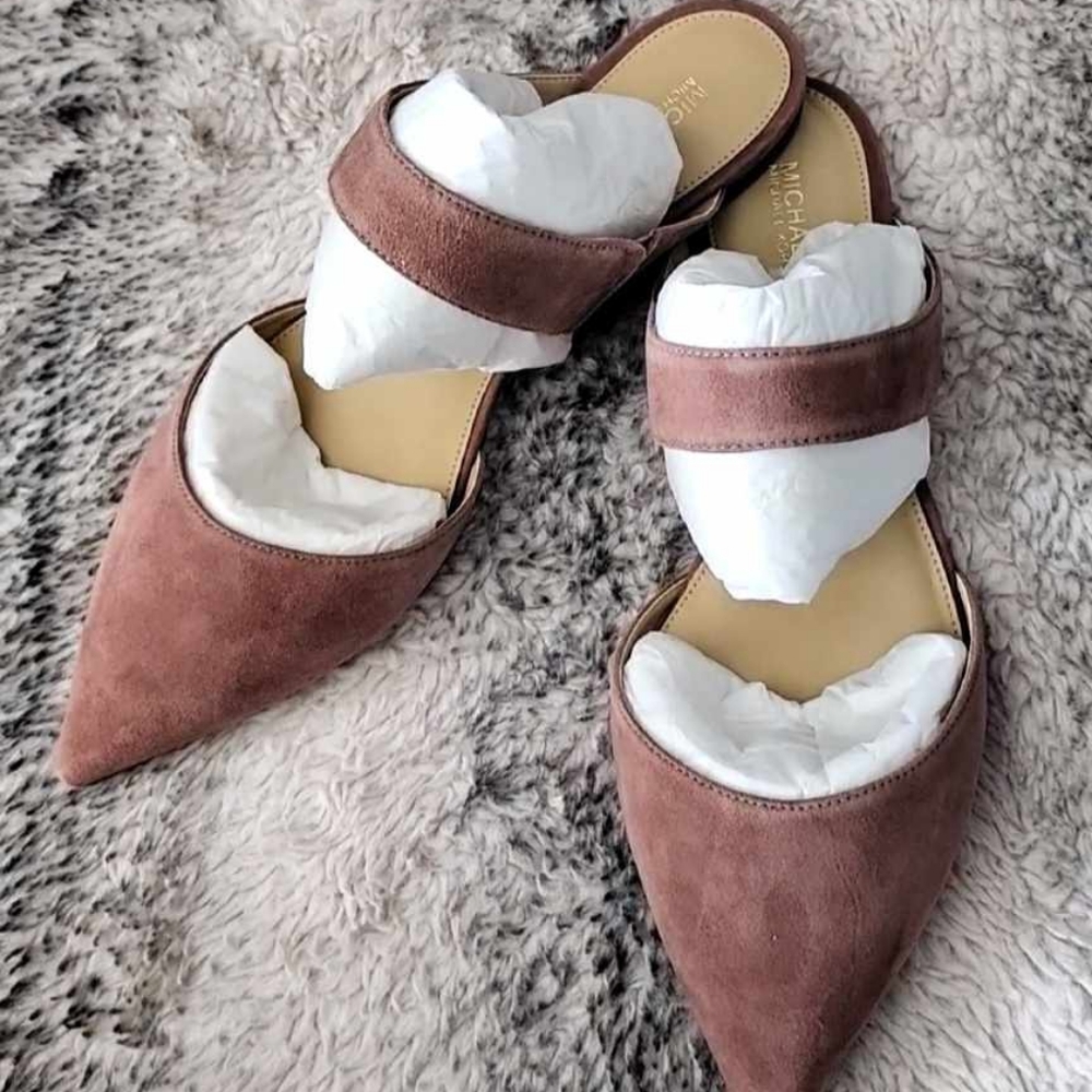 Micheal Kors  Verona Suede Mule ( Never Worn )